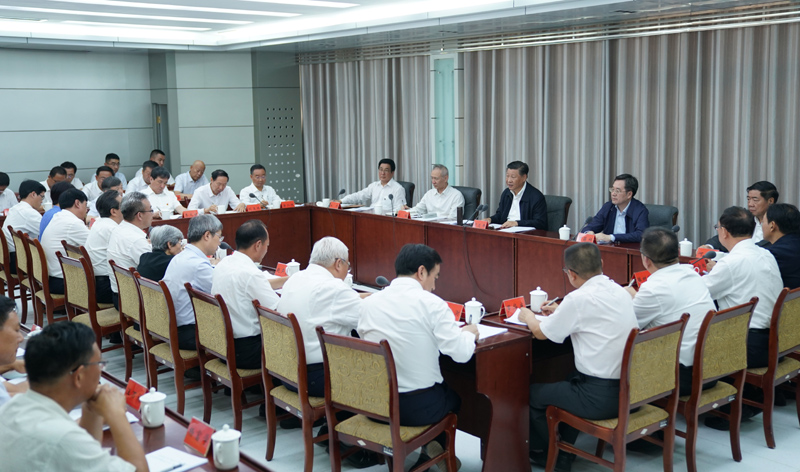 8月19日至22日，中共中央總書記、國家主席、中央軍委主席習近平在甘肅考察。這是19日下午，習近平在敦煌研究院同有關(guān)專家、學者和文化單位代表座談并發(fā)表重要講話。